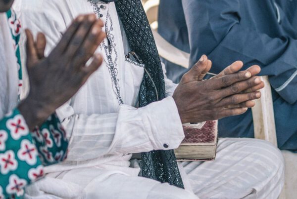 hands in worship